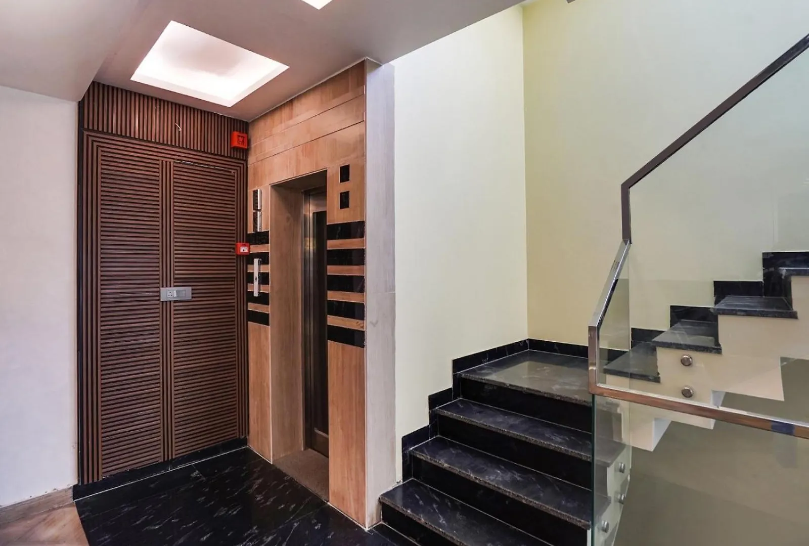 Hotel King Plaza Near Delhi Airport New Delhi